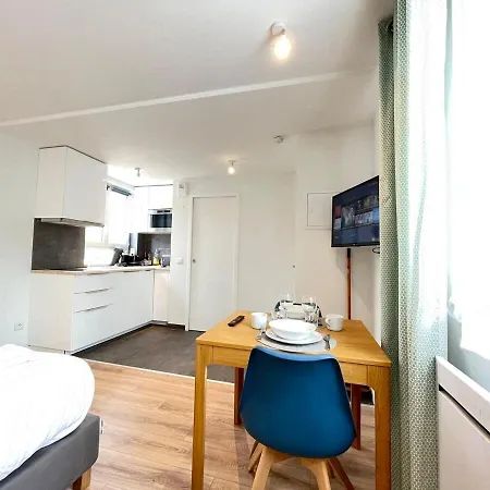 Le Cosy Rer D 700 M Parking Apartment