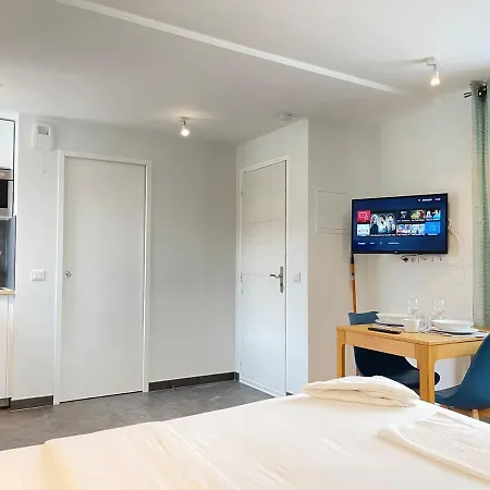 Le Cosy Rer D 700 M Parking Apartment